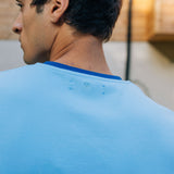 T-shirt Brando, bleu ciel à col contrastant